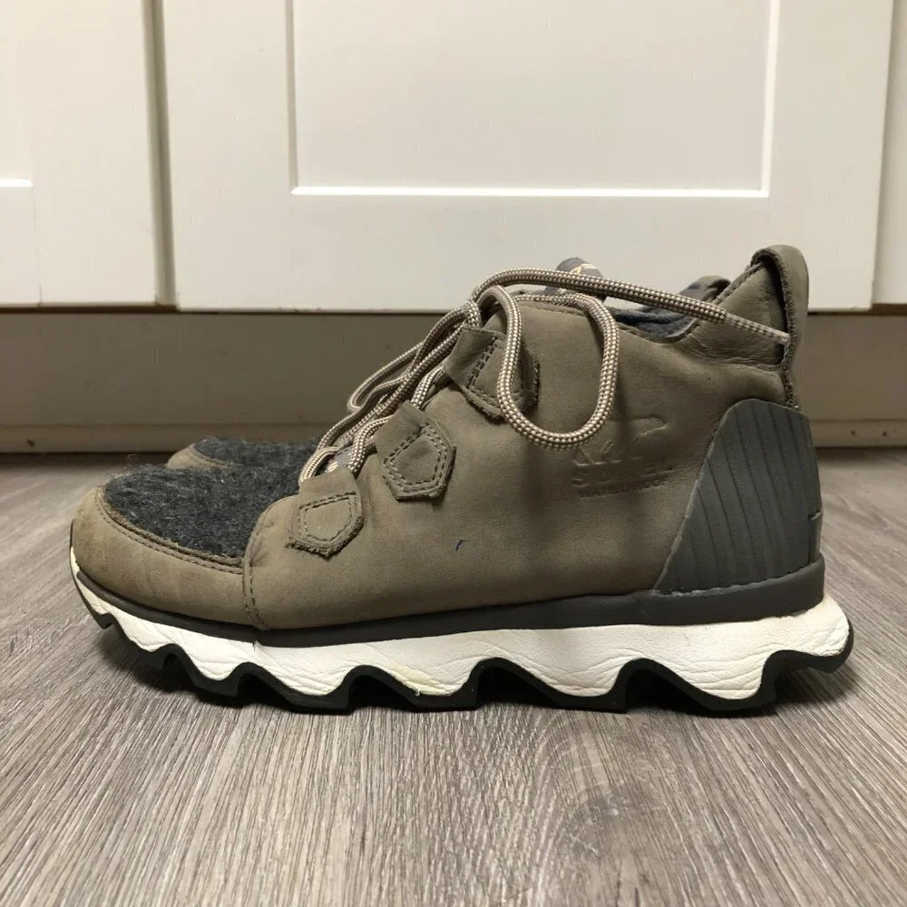 Sorel Women’s Size 7.5 Kinetic Caribou Snow Boot Hiking Shoes Waterproof Fleece